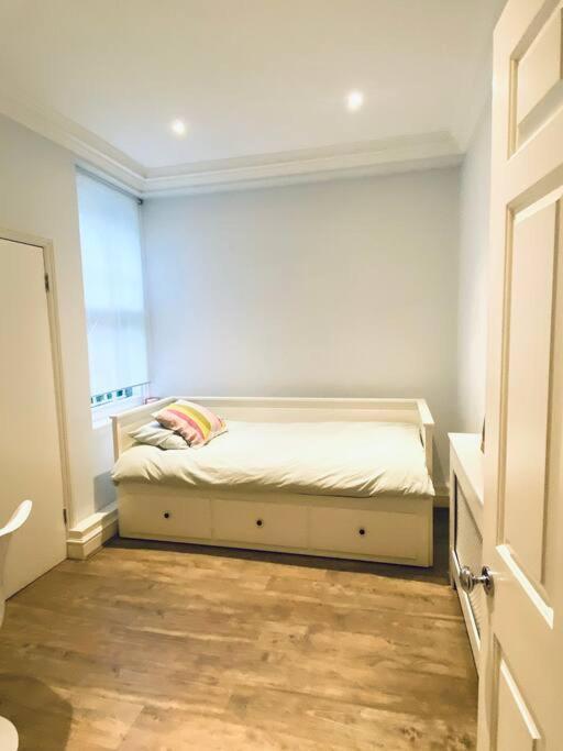 Апартаменти Beautiful 2 Bed/ 2 Bath Notting Hill Garden Flat Лондон Екстер'єр фото