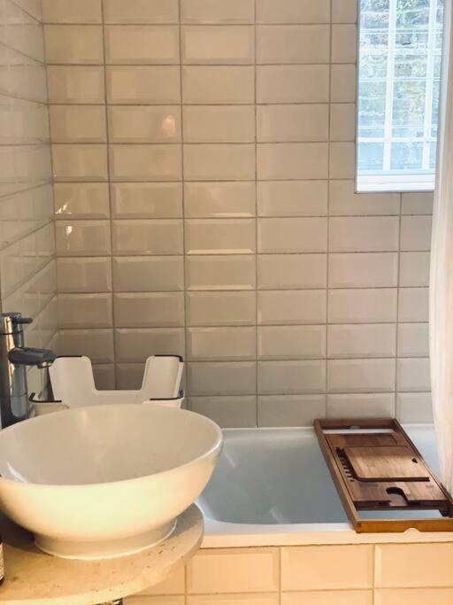 Апартаменти Beautiful 2 Bed/ 2 Bath Notting Hill Garden Flat Лондон Екстер'єр фото